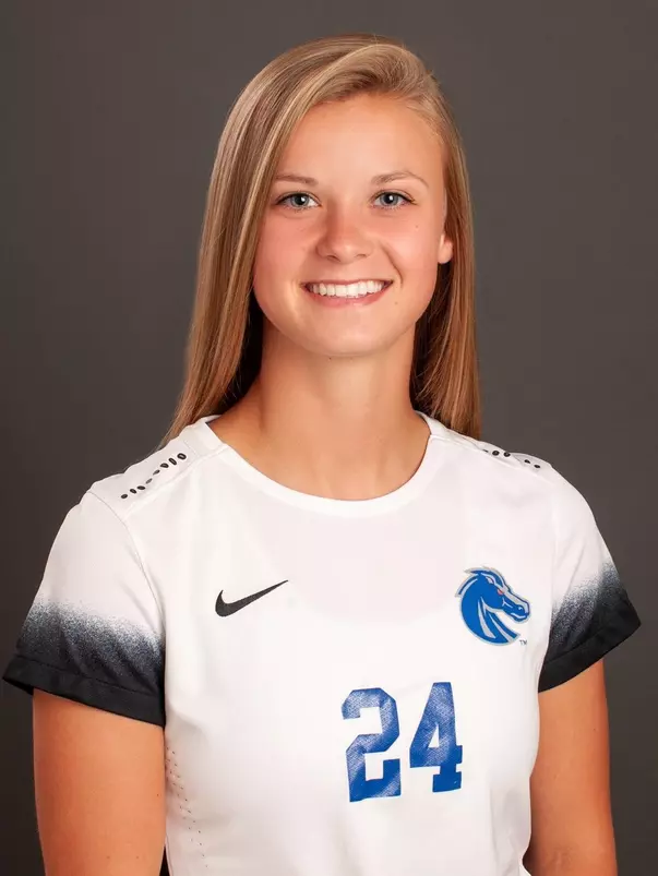 2018 Headshot of Ashleigh Harrison