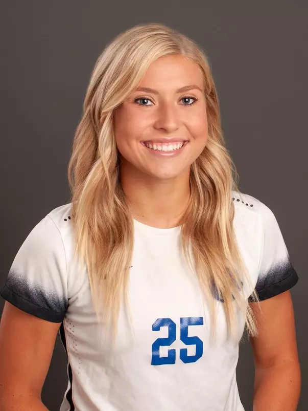 2018 Headshot of McKenna Kynett