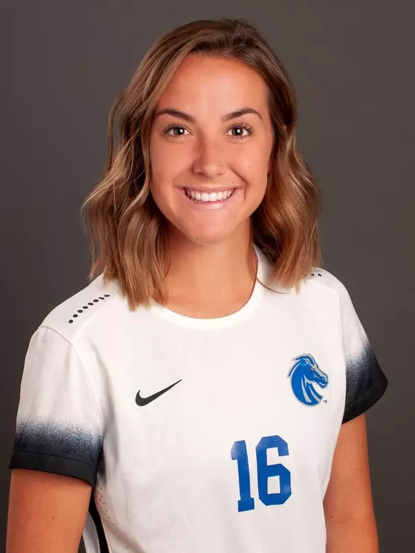 2018 Headshot of Mikayla Schachtell