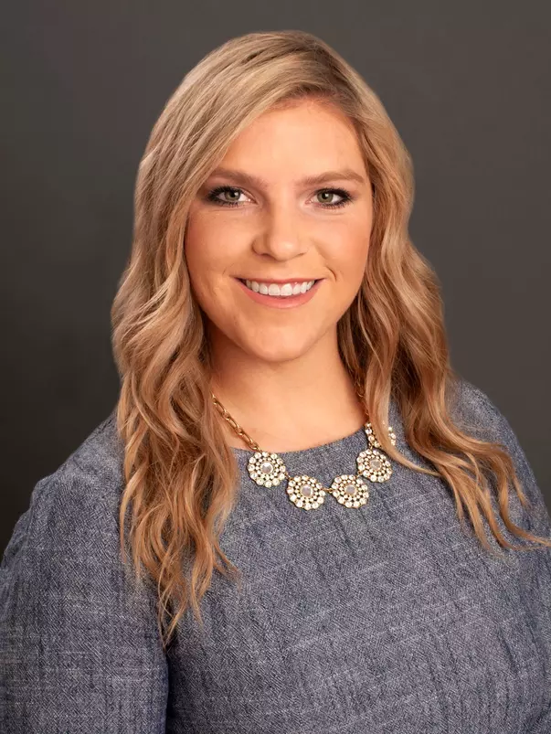 2019 Headshot of Mattie Snow