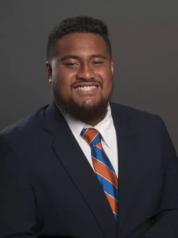 2018 Headshot of Emmanuel Fesili