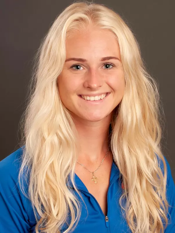 2018-19 Headshot of Vanessa Timm