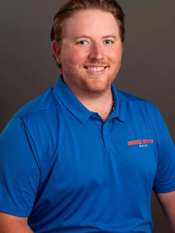 2018-19 Headshot of Connor Bell