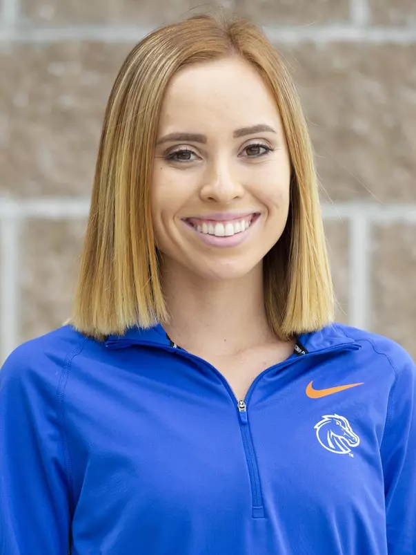 2018-19 Headshot of Claire Graves