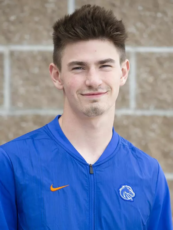 2018-19 Headshot of Cade Greseth