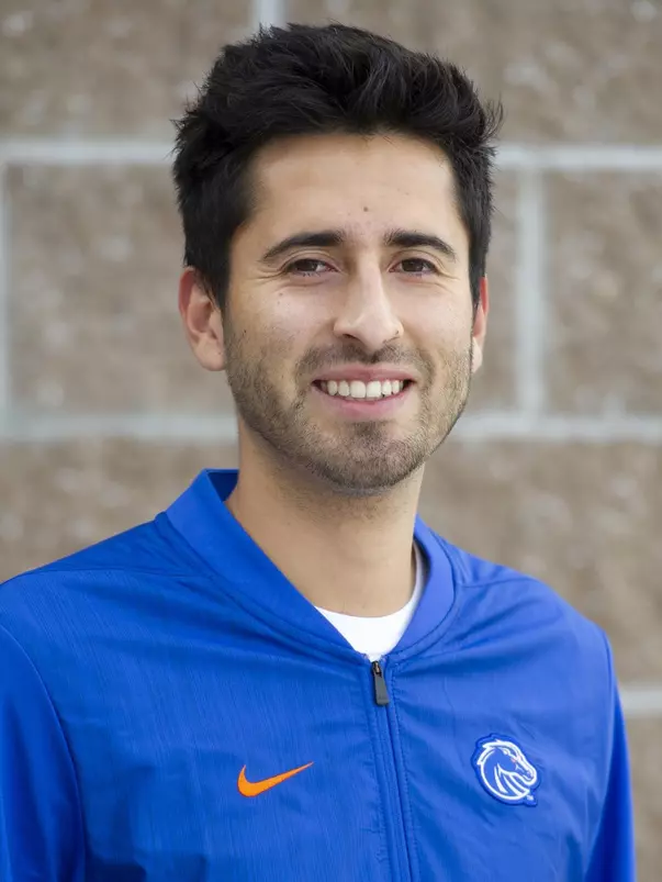 2018-19 Headshot of Ozo Rojas