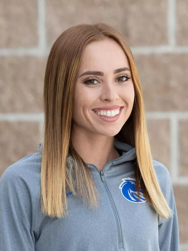 2019-20 Headshot of Claire Graves