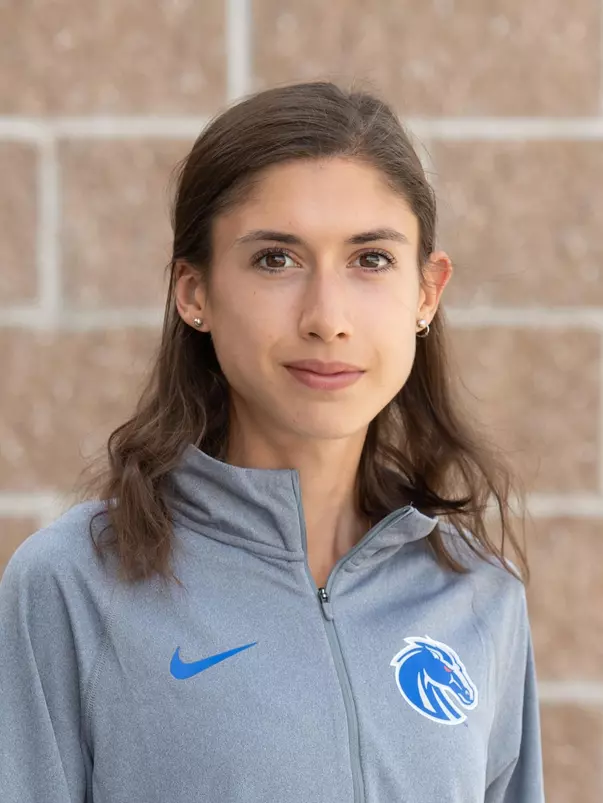 2019-20 Headshot of Julia Pleskaczynska