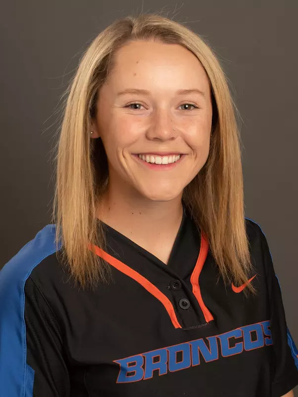 2020 Headshot of Ashlyn Adams