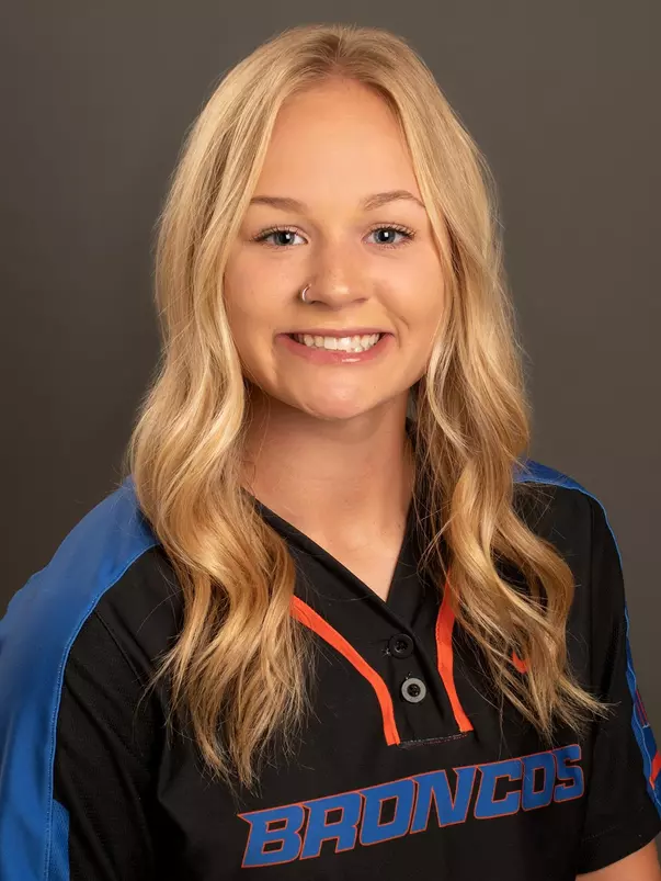 2020 Headshot of Emily Alandt