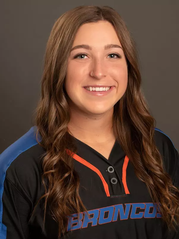2020 Headshot of Serena Huchingson