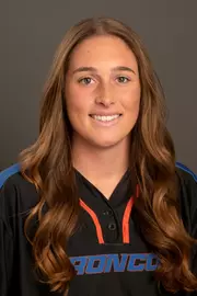 2020 Headshot of Veronica Lynch