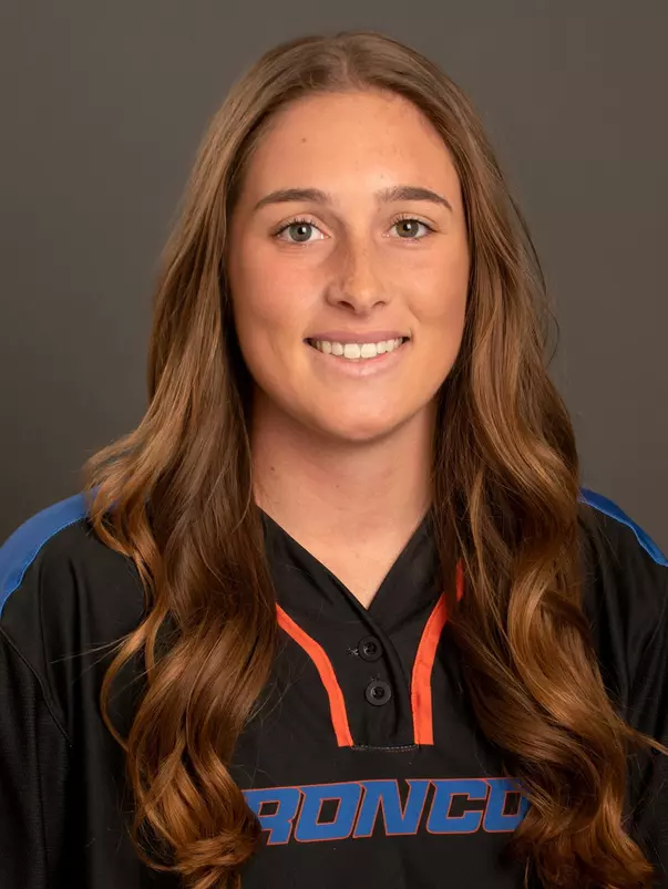 2020 Headshot of Veronica Lynch