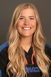 2020 Headshot of Elaina Mayer