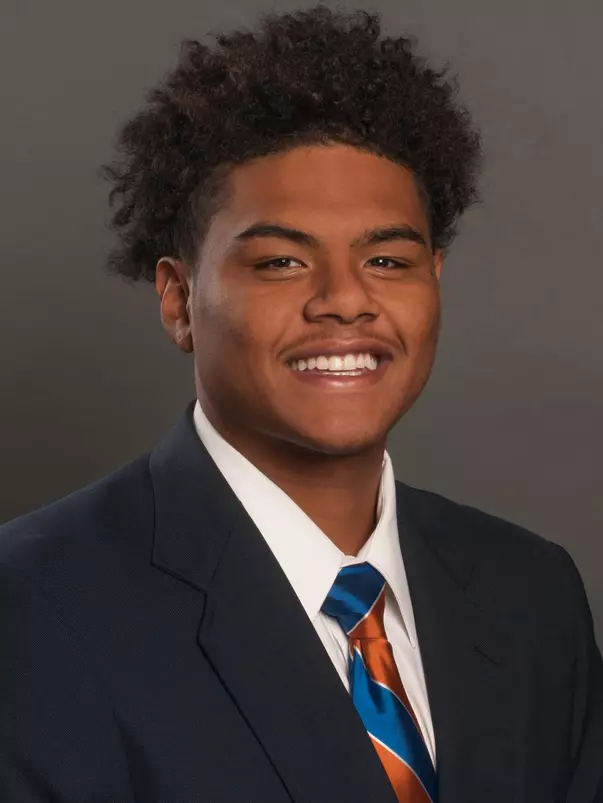 2019 Headshot of Curtis Weaver
