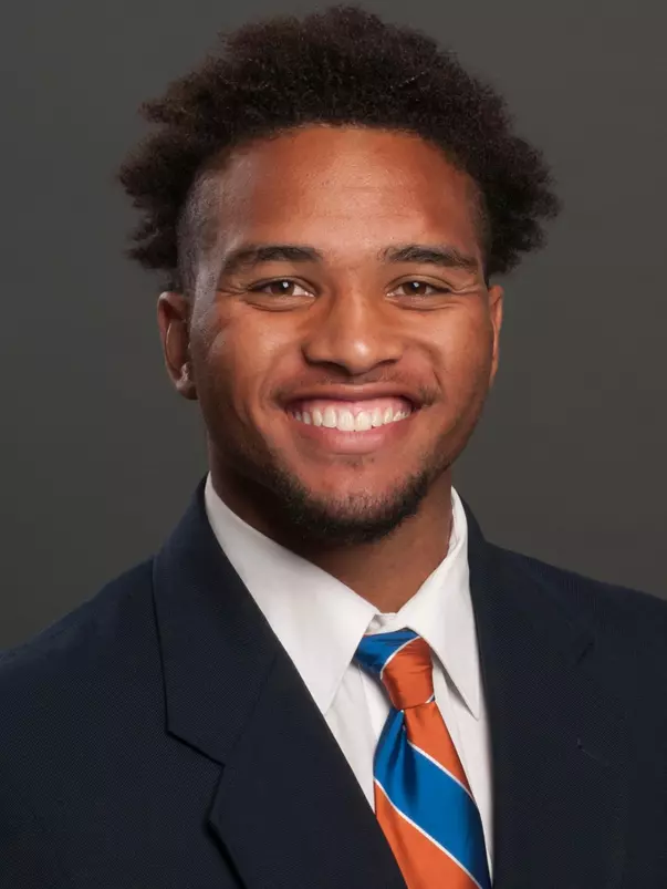 2019 Headshot of Avery Williams