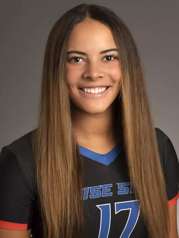 2019 Headshot of Cameron Gray