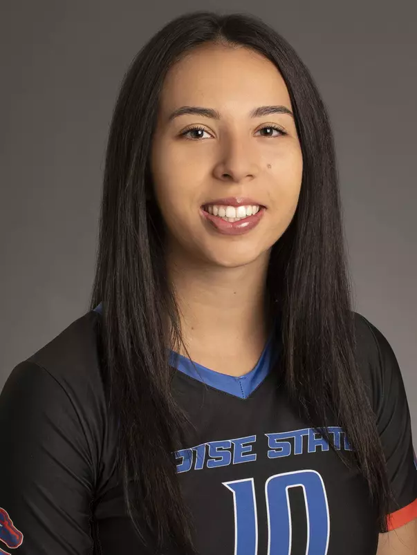 2019 Headshot of Carly Moreno