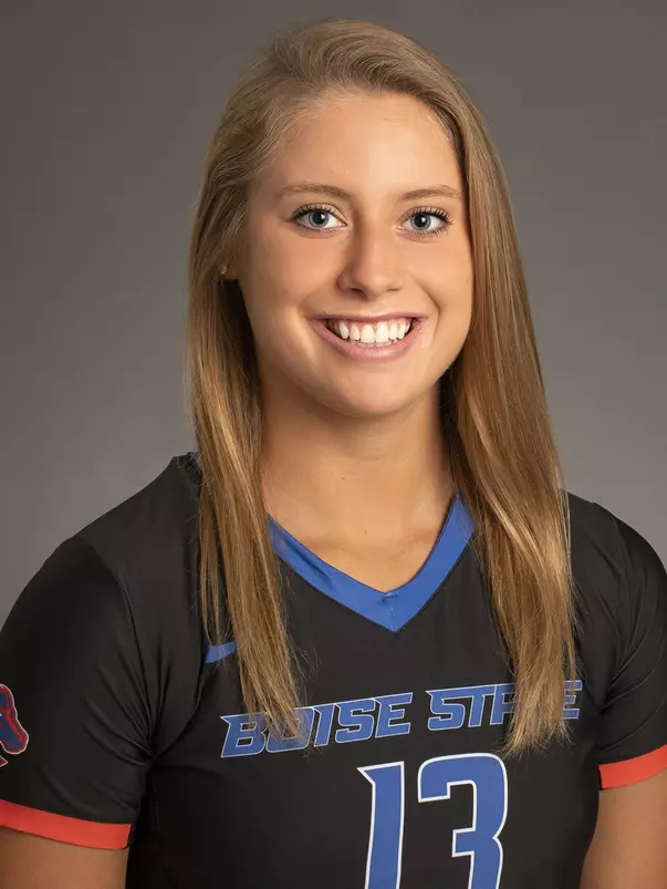 2019 Headshot of Cassedi Simon