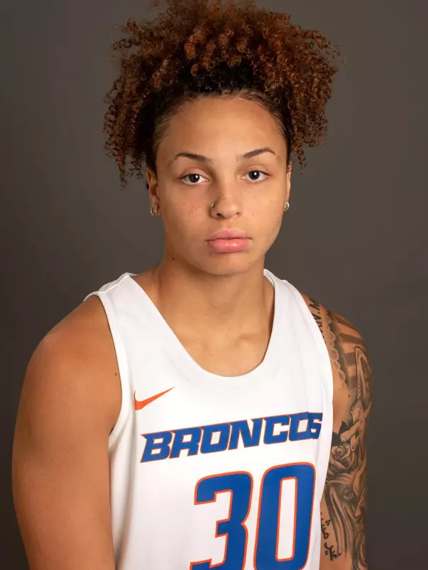 2019-20 Headshot of Jade Loville
