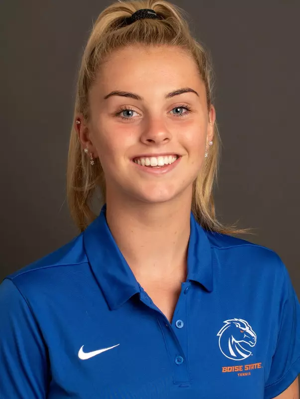 2019-20 Headshot of Mae McCutcheon