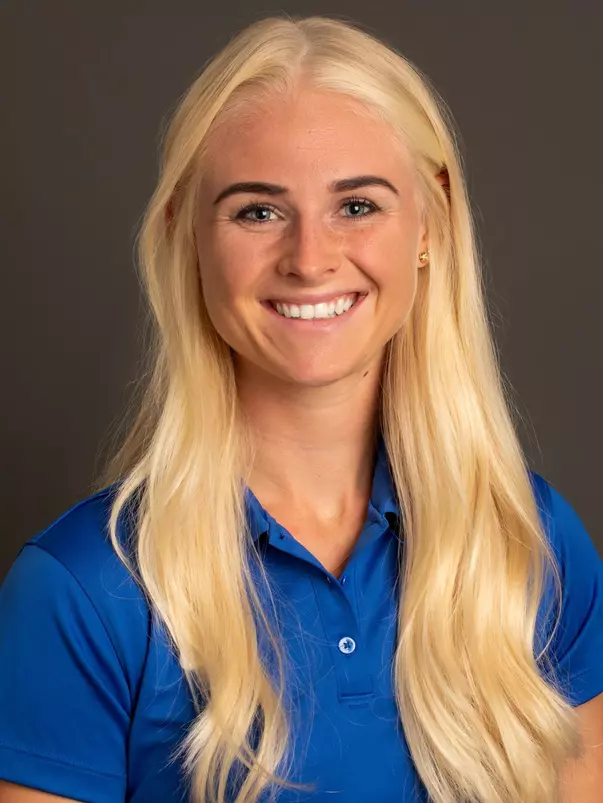2019-20 Headshot of Vanessa Timm