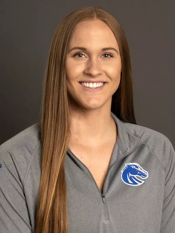 Madison Frederick portrait, Swim & Dive, Athletics, Photo by Priscilla Grover