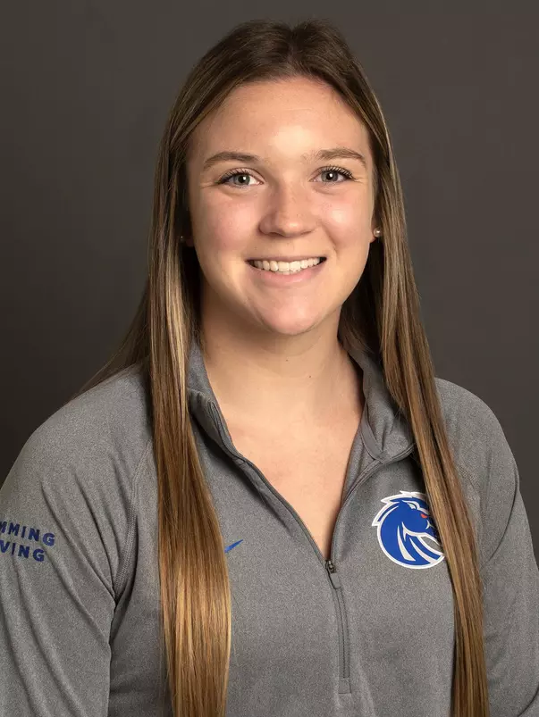 Emmie Jennings portrait, Swim & Dive, Athletics, Photo by Priscilla Grover