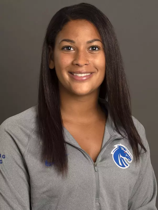 Tatum Thompkins portrait, Swim & Dive, Athletics, Photo by Priscilla Grover