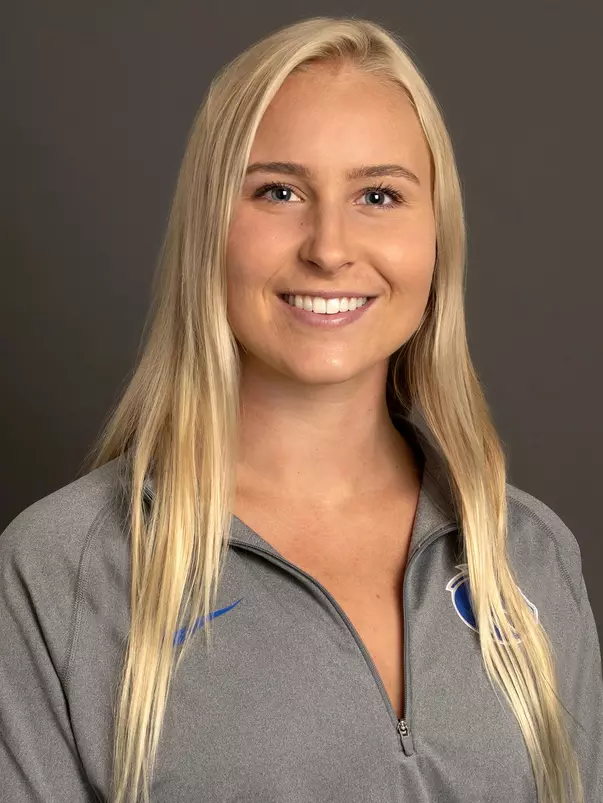 Lauren Vitort portrait, Swim & Dive, Athletics, Photo by Priscilla Grover