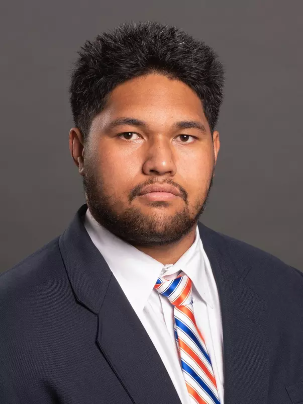 2020 Headshot of Riden Leong