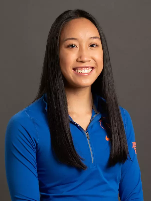 2021 Headshot of Kayli Tran