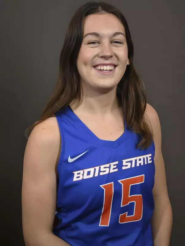 2020-21 Headshot of Cristina Gil