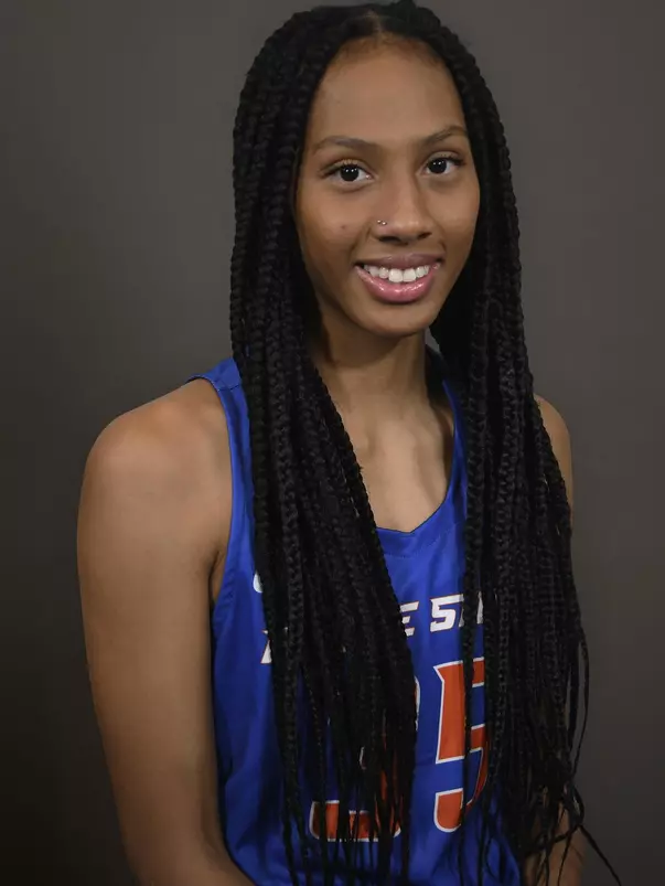 2020-21 Headshot of Alexis Mark