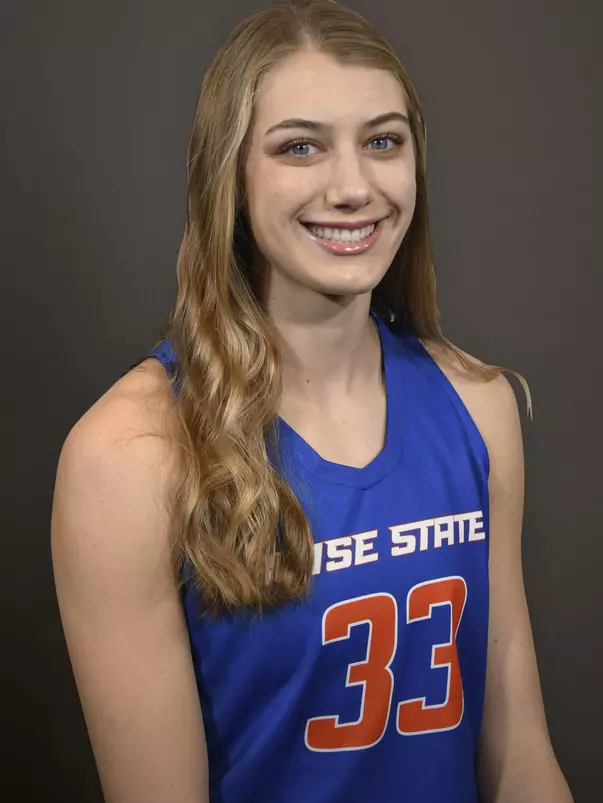 2020-21 Headshot of Abby Muse