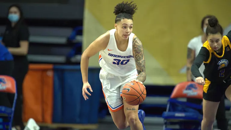 Jade Loville Leads Broncos to Win in Mountain West Opener