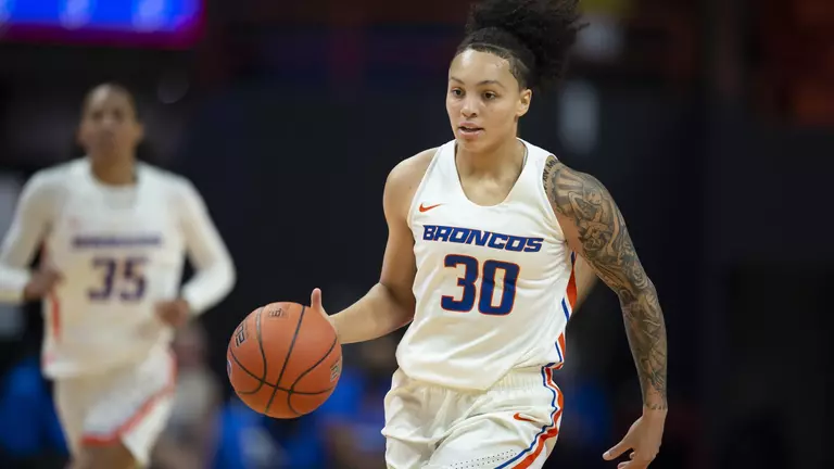 Broncos Roll Past Yotes in Season Opener