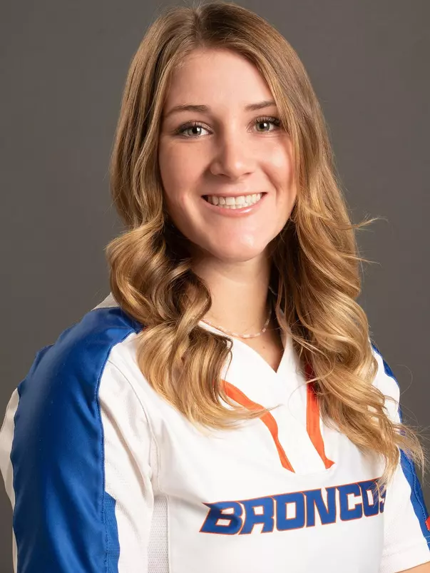 2021 Headshot of Autumn Bennett