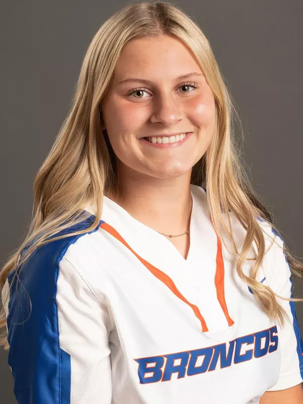 2021 Headshot of Abby Bumcrot