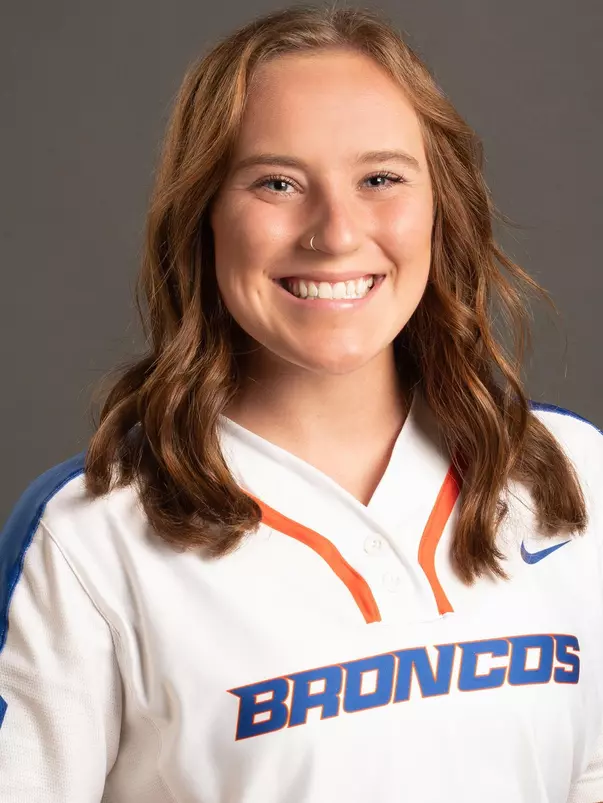 2021 Headshot of Hailey Hayes