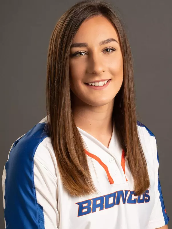 2021 Headshot of Sara Johnson