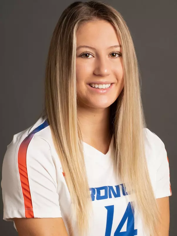 2020 Headshot of Annie Kaminski