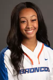 2021 Headshot of India Kelly