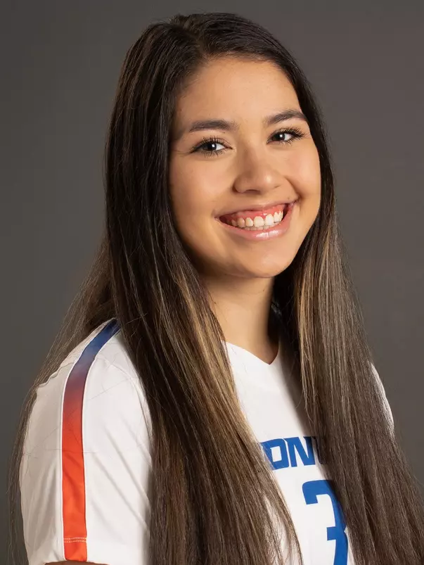 2020 Headshot of Kayly Pau