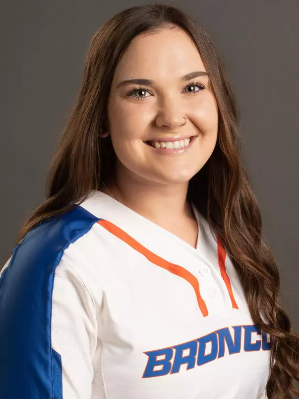2021 Headshot of Bobbiann Pratt
