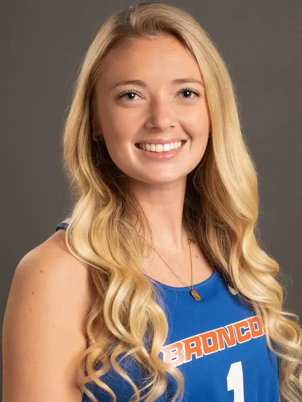 2021 Headshot of Sedona Hansen