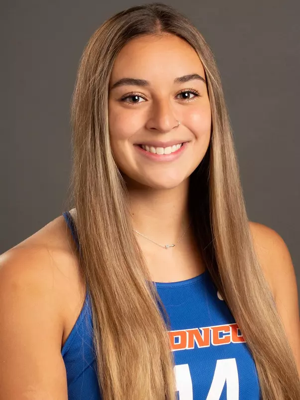 2021 Headshot of Sierra Land