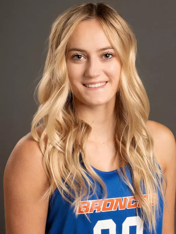 2021 Headshot of Kaylee Mejia