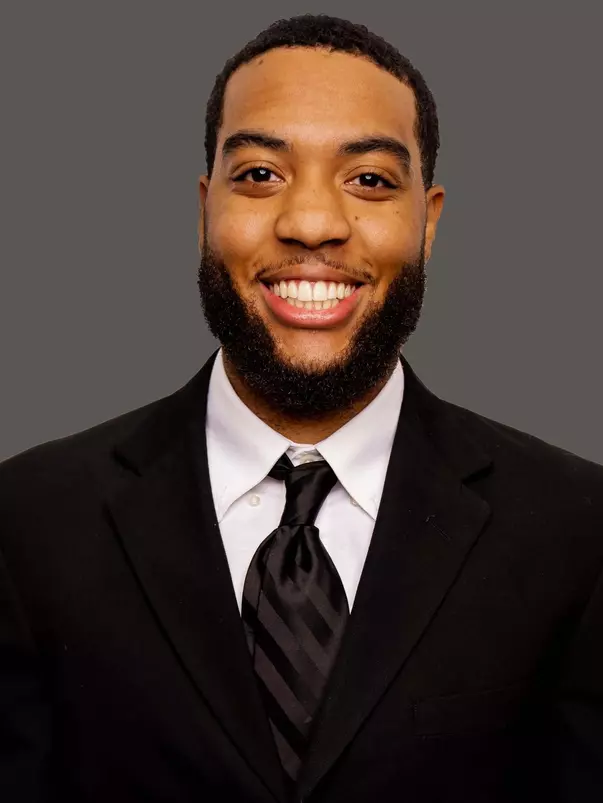 2021-22 Headshot of Lexus Willliams