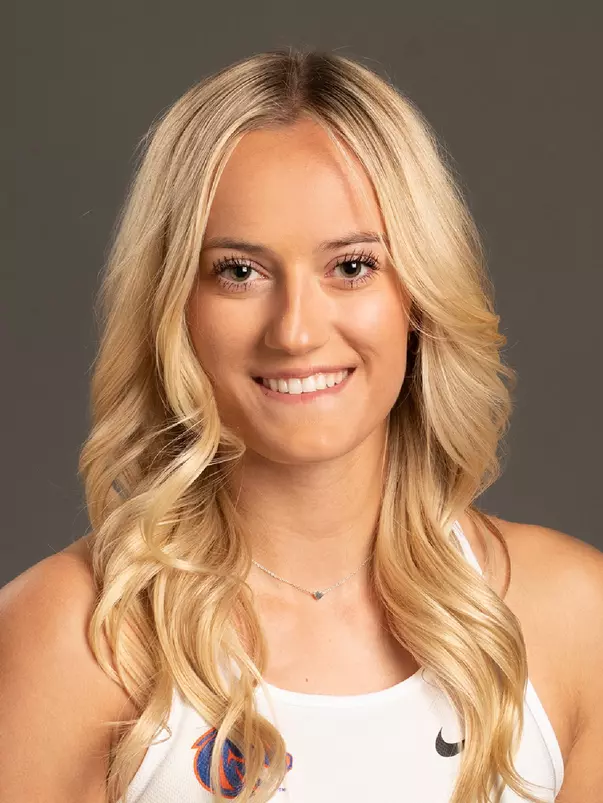 2022 Headshot of Kaylee Mejia